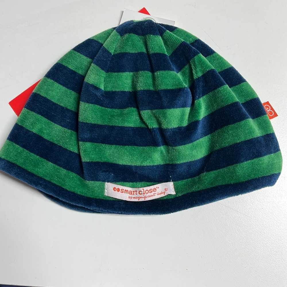 Velour hat|smart close|size 18 months 24 to 17 lbs|Green Navy